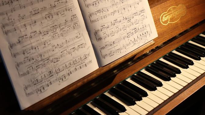 10 Komposer Terhebat Teratas dalam Musik Klasik